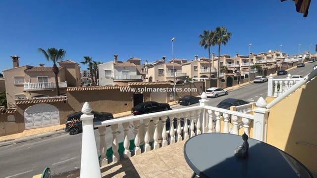 2 soveværelse Byhus til salg i Villamartin, Orihuela med swimmingpool - € 159.000 (Ref: 9606346)