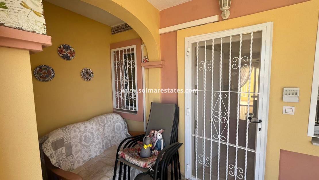 2 bedroom Townhouse for sale in Villamartin with pool - € 159,000 (Ref: 9606346)