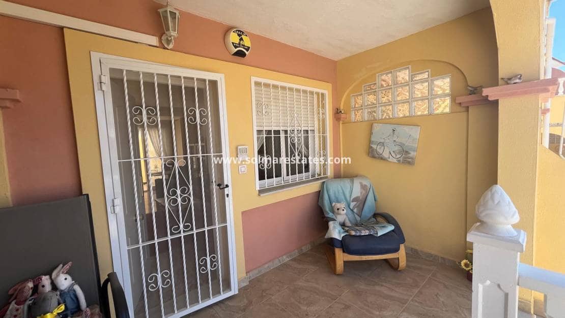 2 bedroom Townhouse for sale in Villamartin with pool - € 159,000 (Ref: 9606346)