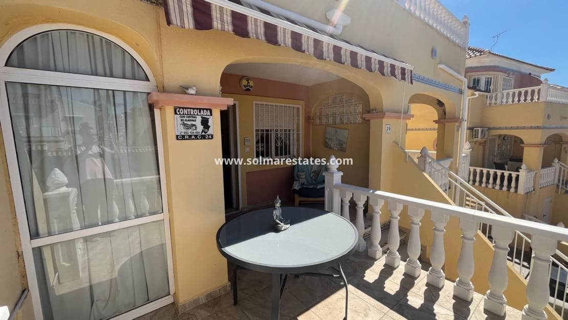 2 bedroom Townhouse for sale in Villamartin with pool - € 159,000 (Ref: 9606346)