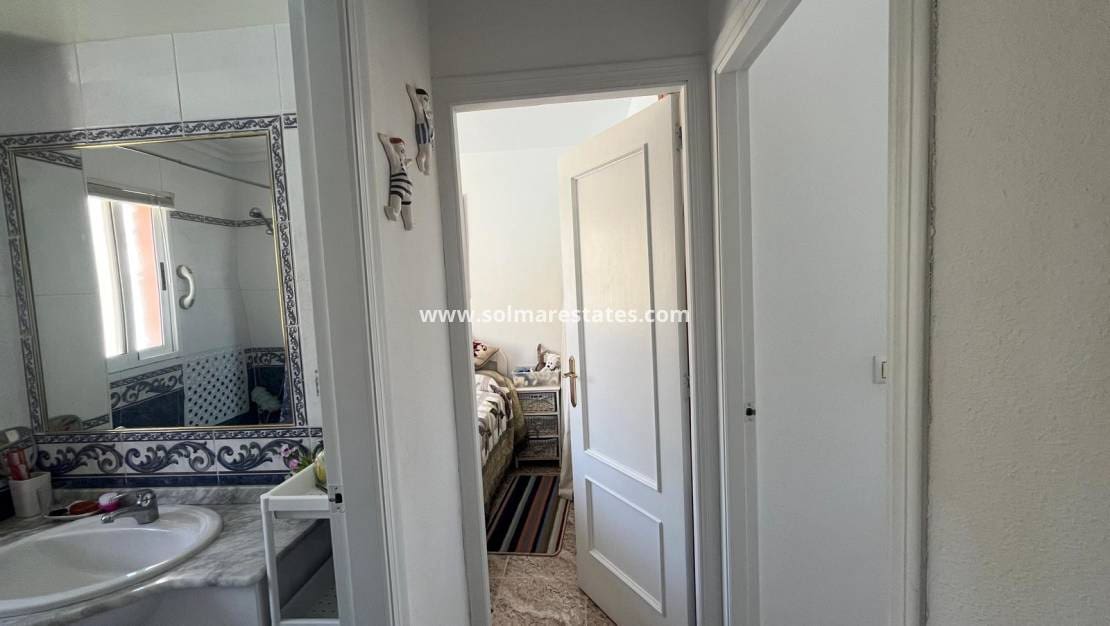 2 bedroom Townhouse for sale in Villamartin with pool - € 159,000 (Ref: 9606346)