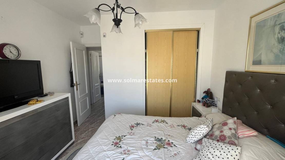 2 bedroom Townhouse for sale in Villamartin with pool - € 159,000 (Ref: 9606346)