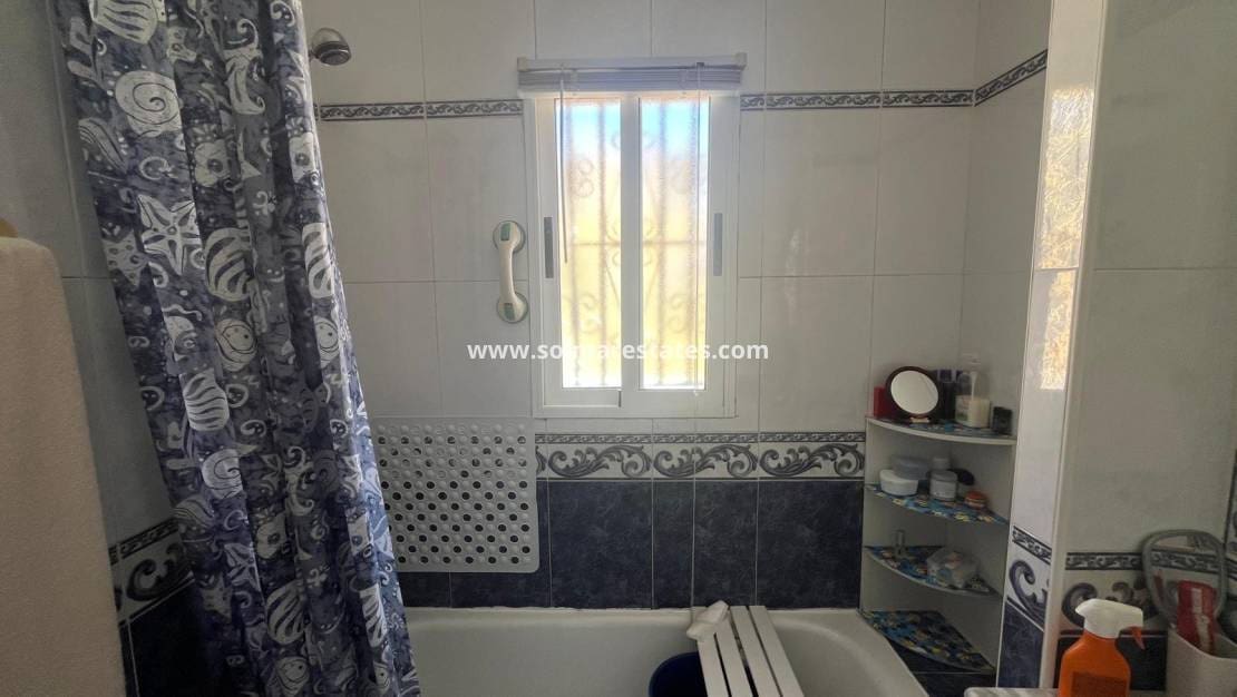 2 bedroom Townhouse for sale in Villamartin with pool - € 159,000 (Ref: 9606346)