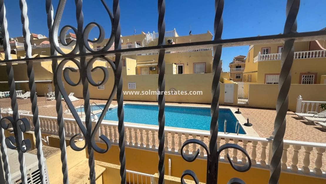 2 bedroom Townhouse for sale in Villamartin with pool - € 159,000 (Ref: 9606346)