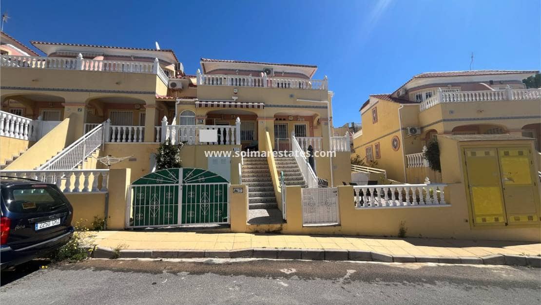 2 bedroom Townhouse for sale in Villamartin with pool - € 159,000 (Ref: 9606346)