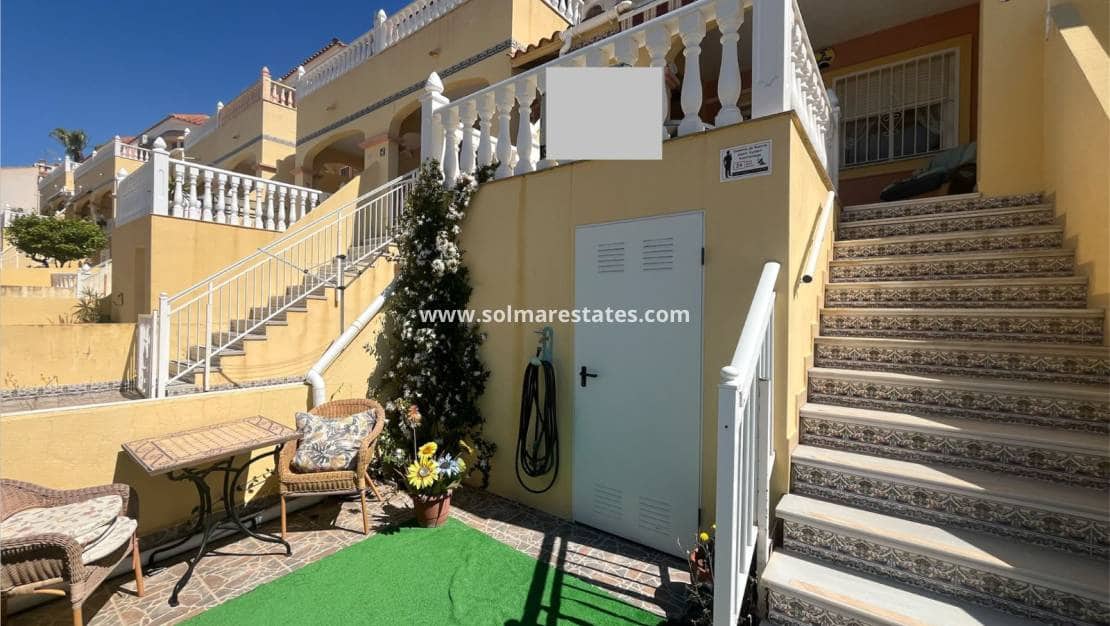 2 bedroom Townhouse for sale in Villamartin with pool - € 159,000 (Ref: 9606346)