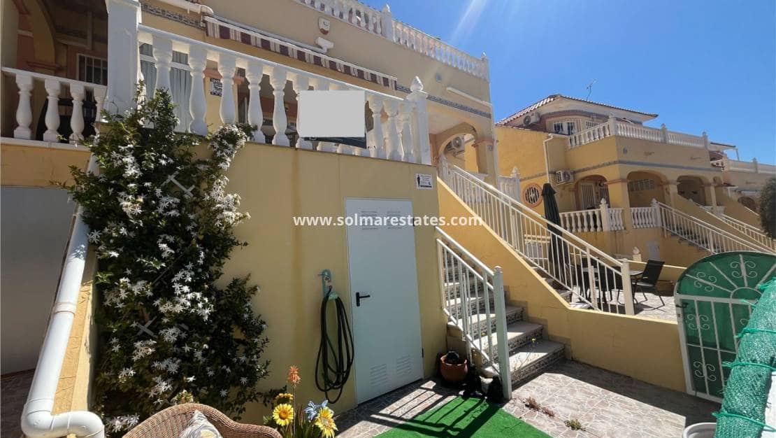 2 bedroom Townhouse for sale in Villamartin with pool - € 159,000 (Ref: 9606346)