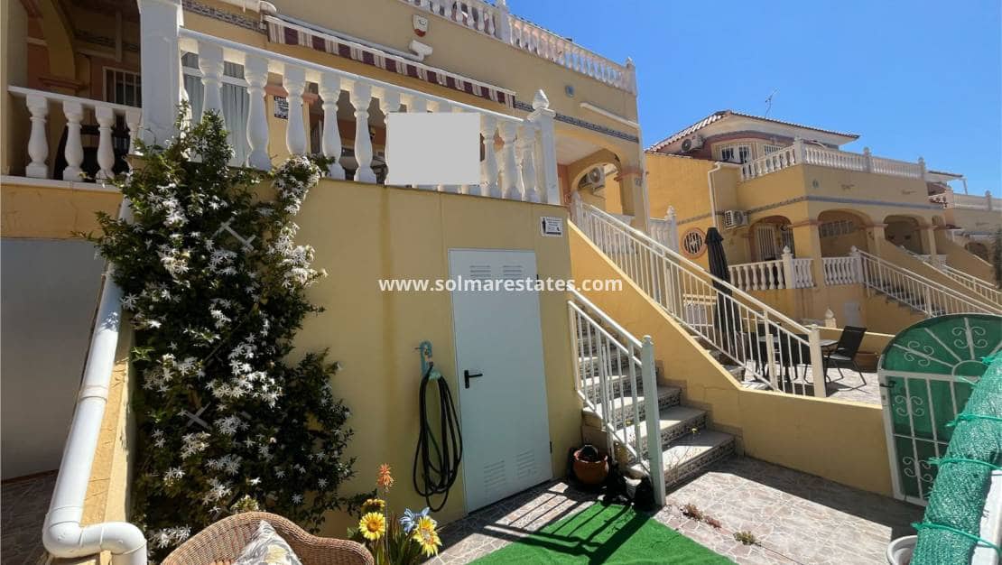 2 bedroom Townhouse for sale in Villamartin with pool - € 159,000 (Ref: 9606346)