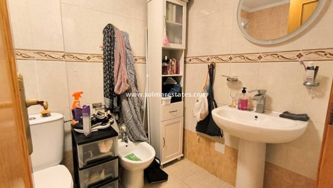 2 bedroom Bungalow for sale in Ciudad Quesada with pool - € 165,000 (Ref: 9606347)