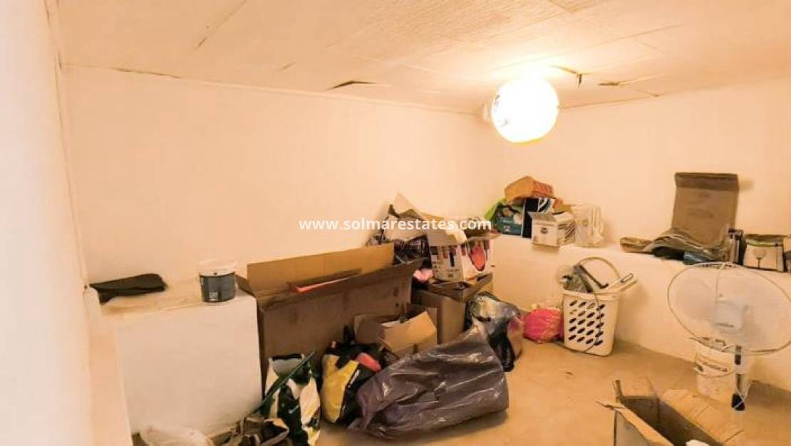 2 bedroom Bungalow for sale in Ciudad Quesada with pool - € 165,000 (Ref: 9606347)