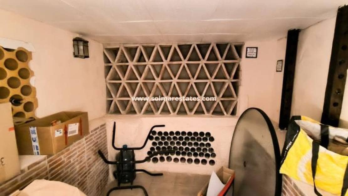 2 bedroom Bungalow for sale in Ciudad Quesada with pool - € 165,000 (Ref: 9606347)