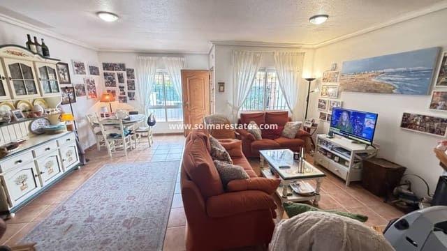 3 makuuhuone Omakotitalo myytävänä paikassa Cabo Roig, Orihuela mukana uima-altaan - 249 995 € (Ref: 9606349)