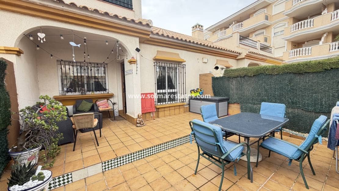 3 makuuhuone Omakotitalo myytävänä paikassa Cabo Roig mukana uima-altaan - 249 995 € (Ref: 9606349)