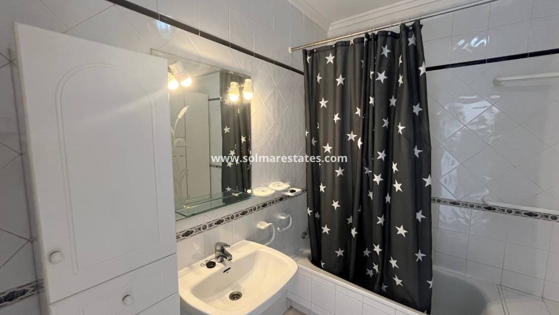 2 soverom Hus til salgs i La Florida med svømmebasseng - € 179 950 (Ref: 9606350)