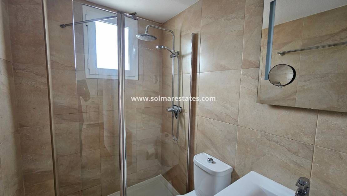2 sypialnia Apartament na sprzedaż w Villamartin z basenem - 199 000 € (Ref: 9606579)