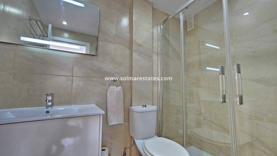 2 sypialnia Apartament na sprzedaż w Villamartin z basenem - 199 000 € (Ref: 9606579)