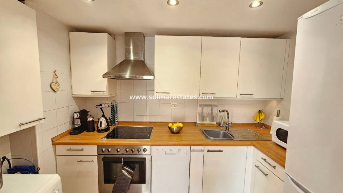 2 sypialnia Apartament na sprzedaż w Villamartin z basenem - 199 000 € (Ref: 9606579)