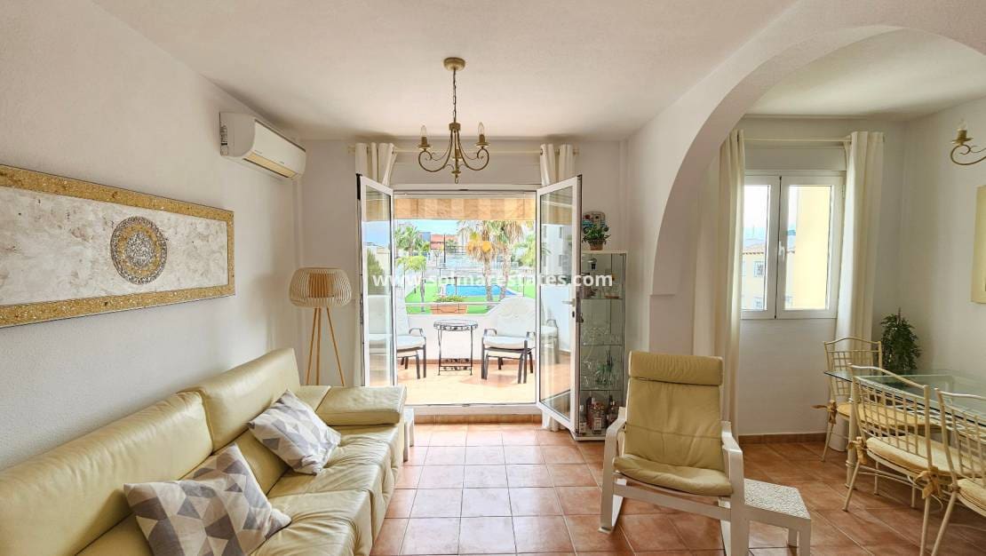 2 sypialnia Apartament na sprzedaż w Villamartin z basenem - 199 000 € (Ref: 9606579)