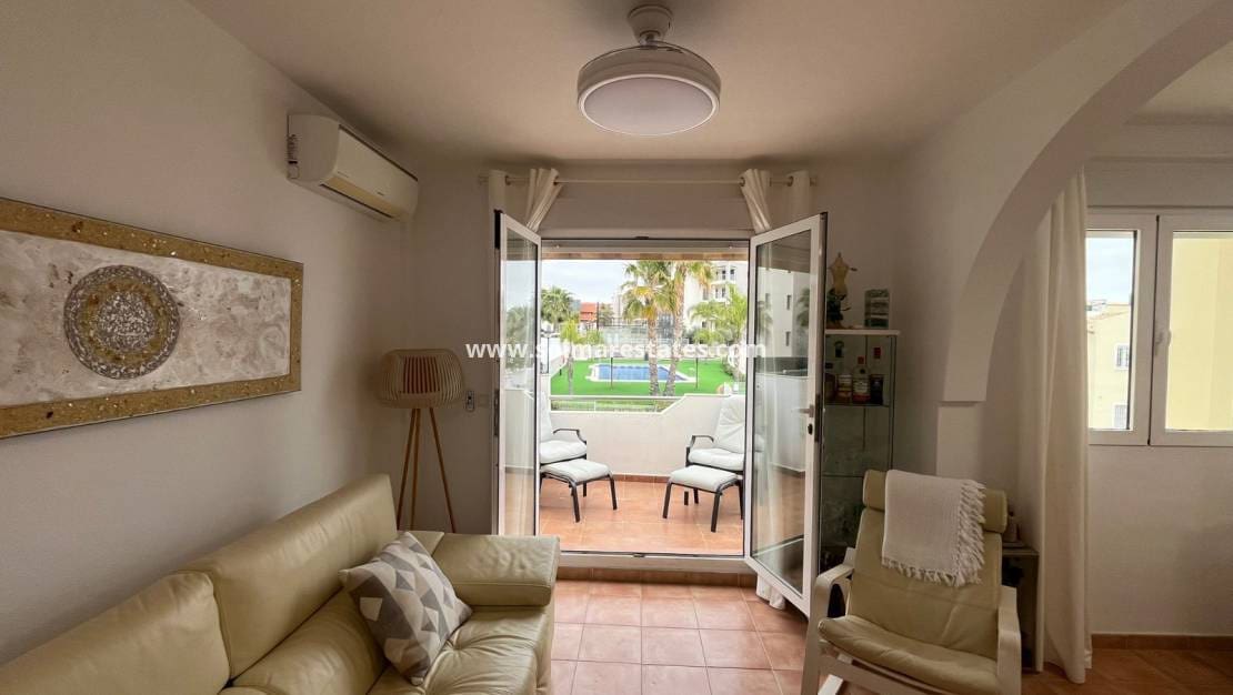 2 bedroom Apartment for sale in Villamartin with pool - € 199,000 (Ref: 9606579)