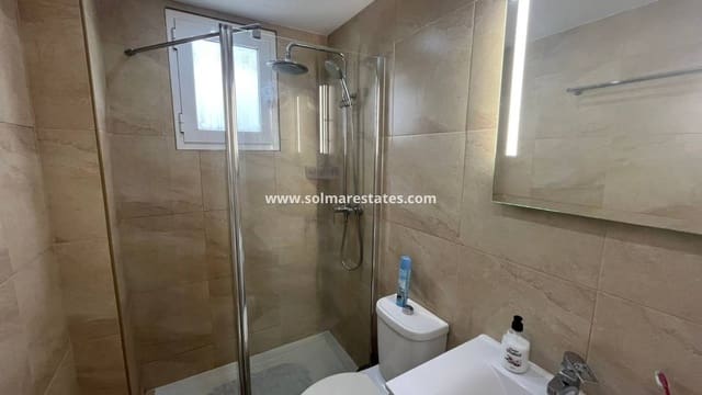 2 slaapkamer Appartement te koop in Villamartin, Orihuela met zwembad - € 199.000 (Ref: 9606579)