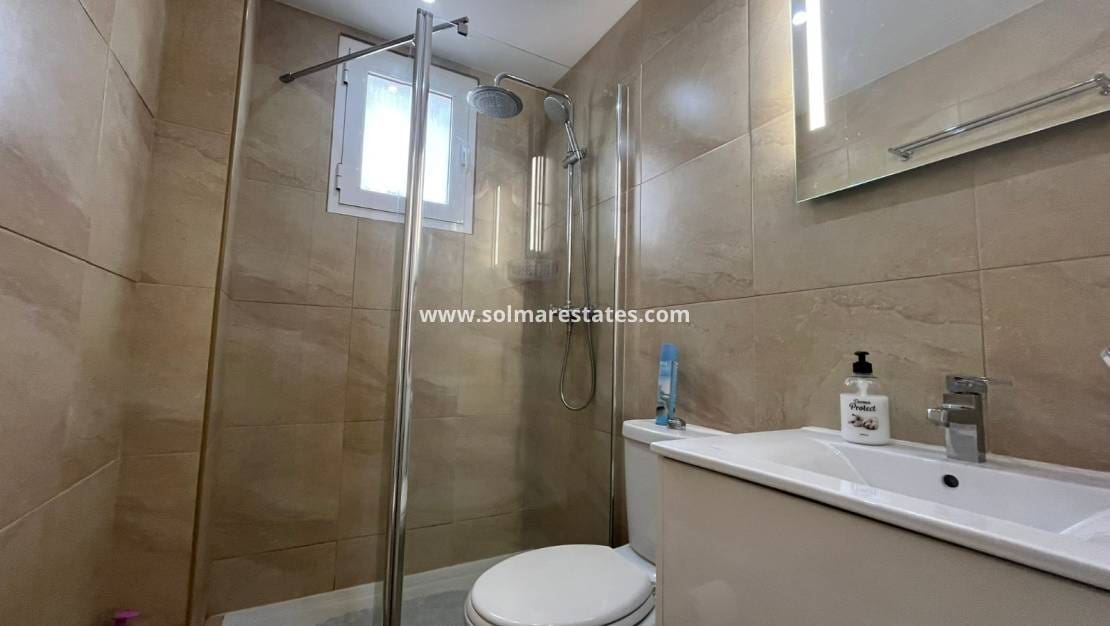 2 bedroom Apartment for sale in Villamartin with pool - € 199,000 (Ref: 9606579)