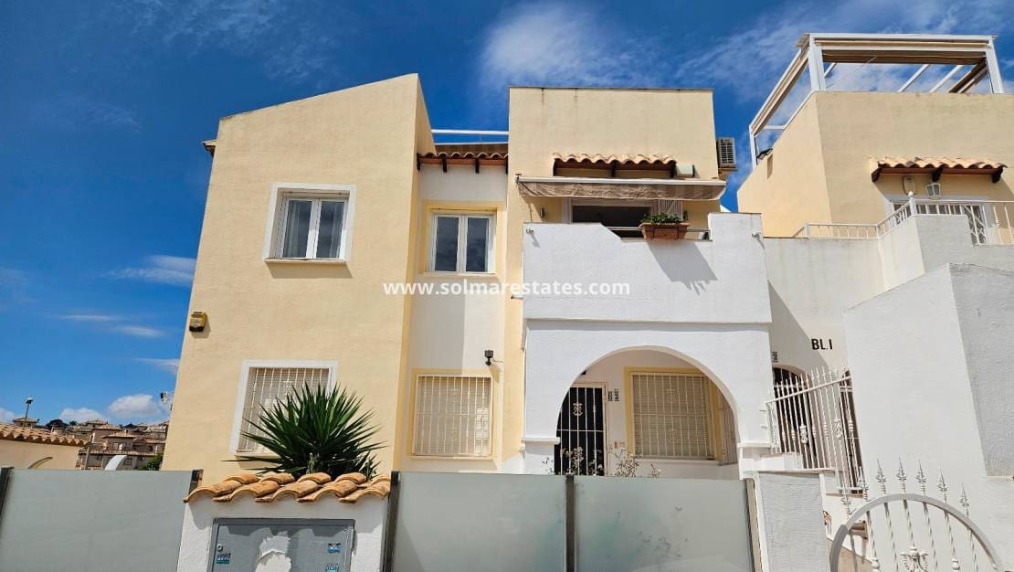 2 bedroom Apartment for sale in Villamartin with pool - € 199,000 (Ref: 9606579)