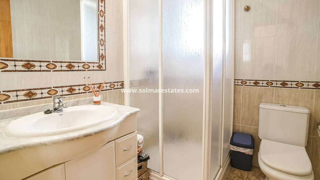 2 sypialnia Willa na sprzedaż w El Raso z basenem - 247 000 € (Ref: 9610103)