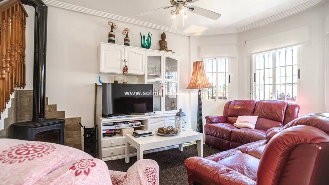 2 sypialnia Willa na sprzedaż w El Raso z basenem - 247 000 € (Ref: 9610103)