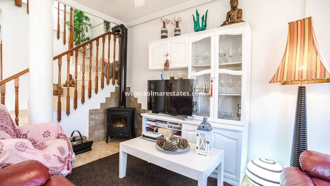 2 sypialnia Willa na sprzedaż w El Raso z basenem - 247 000 € (Ref: 9610103)