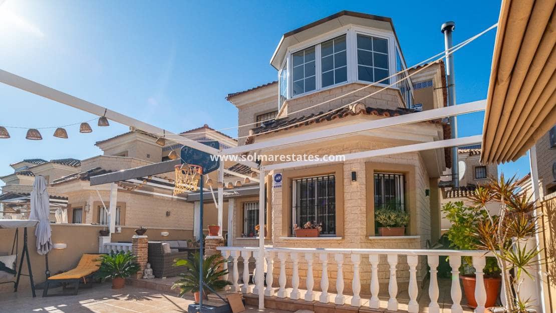 2 sypialnia Willa na sprzedaż w El Raso z basenem - 247 000 € (Ref: 9610103)