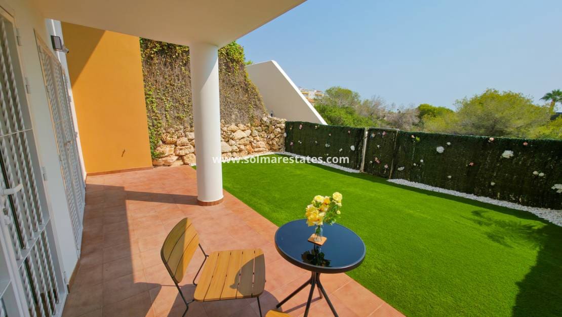 2 bedroom Apartment for sale in Villamartin with pool - € 199,999 (Ref: 9614069)