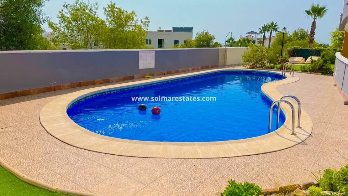 2 bedroom Apartment for sale in Villamartin with pool - € 199,999 (Ref: 9614069)