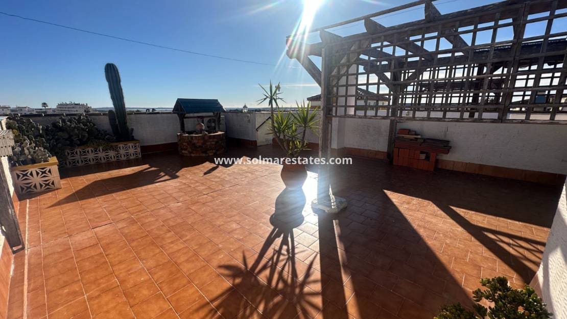 2 soverom Leilighet til salgs i Los Montesinos med svømmebasseng - € 125 000 (Ref: 9616815)