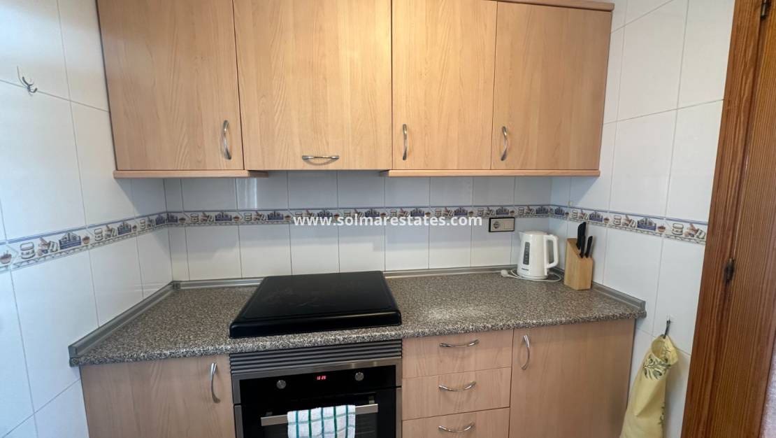 2 soverom Leilighet til salgs i Los Montesinos med svømmebasseng - € 125 000 (Ref: 9616815)