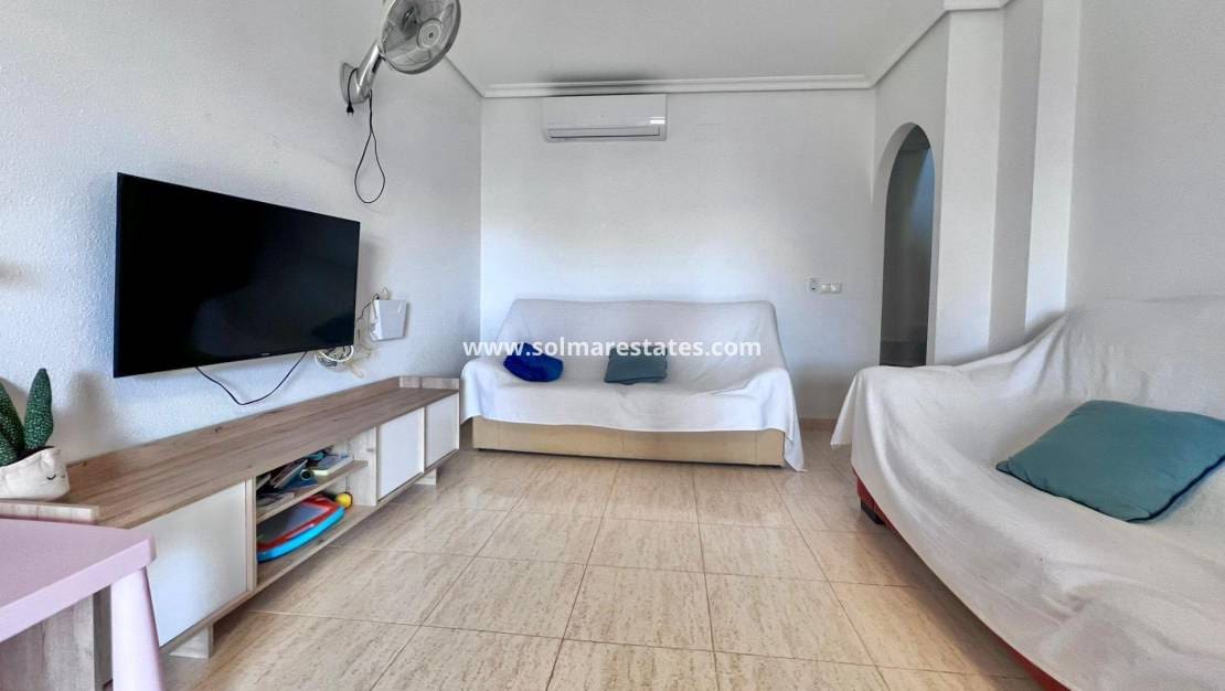 2 soverom Leilighet til salgs i Pilar de la Horadada med svømmebasseng - € 220 000 (Ref: 9616816)