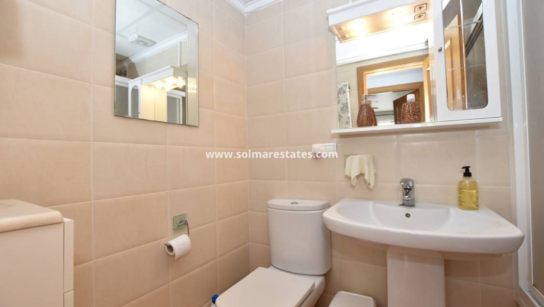 2 soveværelse Lejlighed til salg i Algorfa med swimmingpool - € 139.995 (Ref: 9616817)