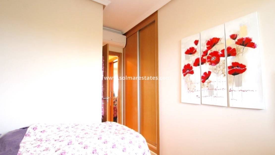 2 sovrum Lägenhet till salu i Cabo Roig med pool - 169 950 € (Ref: 9616819)