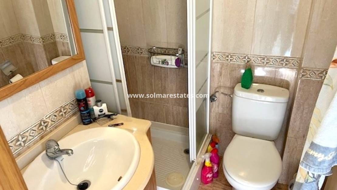 2 sovrum Lägenhet till salu i Cabo Roig med pool - 169 950 € (Ref: 9616819)