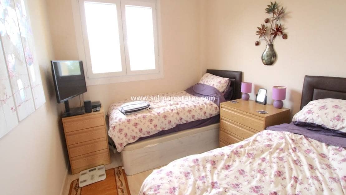 2 sovrum Lägenhet till salu i Cabo Roig med pool - 169 950 € (Ref: 9616819)