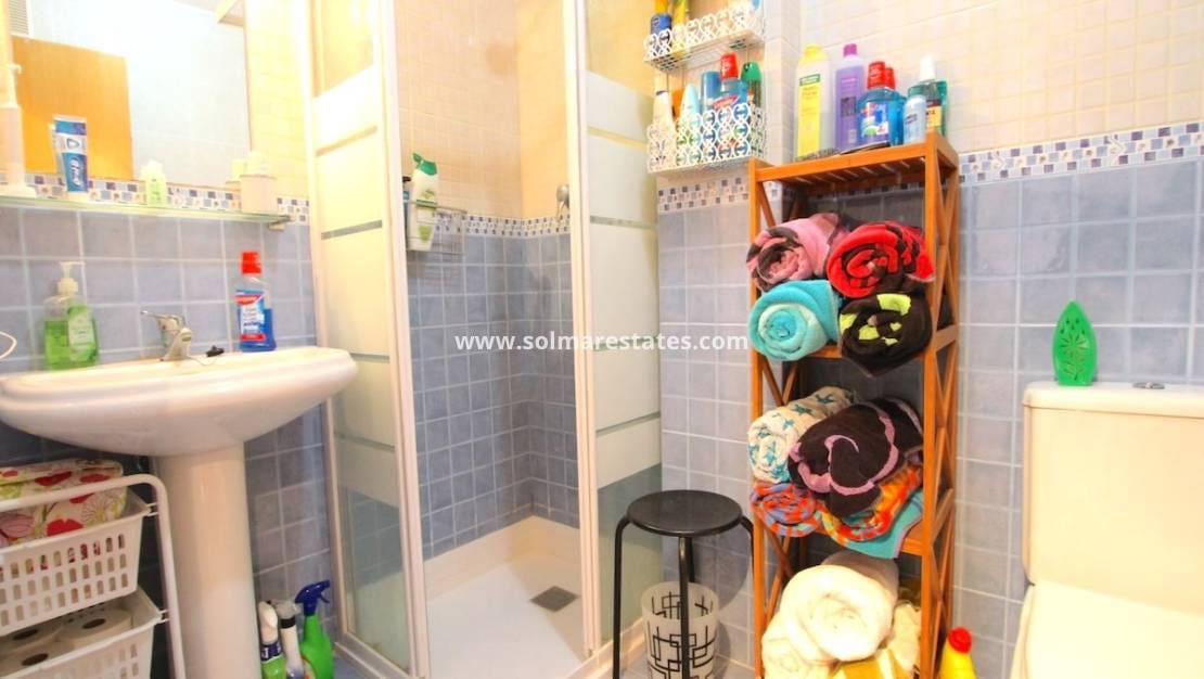 2 sovrum Lägenhet till salu i Cabo Roig med pool - 169 950 € (Ref: 9616819)