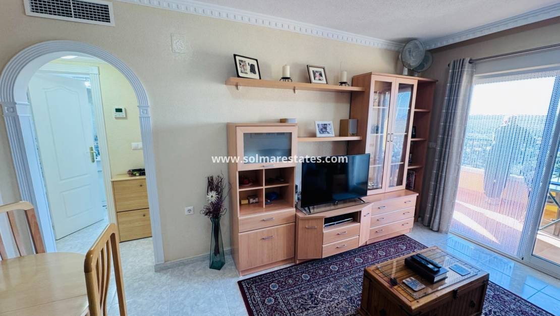 2 bedroom Apartment for sale in Algorfa with pool - € 125,000 (Ref: 9616821)