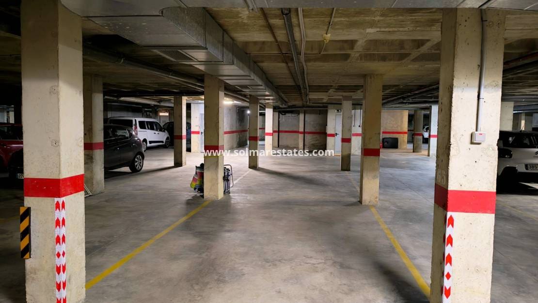 2 bedroom Apartment for sale in Algorfa with pool - € 125,000 (Ref: 9616821)