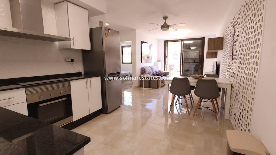 2 bedroom Apartment for sale in Cabo Roig with pool - € 185,000 (Ref: 9616823)