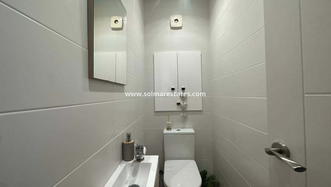 3 soverom Hus til salgs i Los Montesinos med svømmebasseng - € 220 000 (Ref: 9616824)