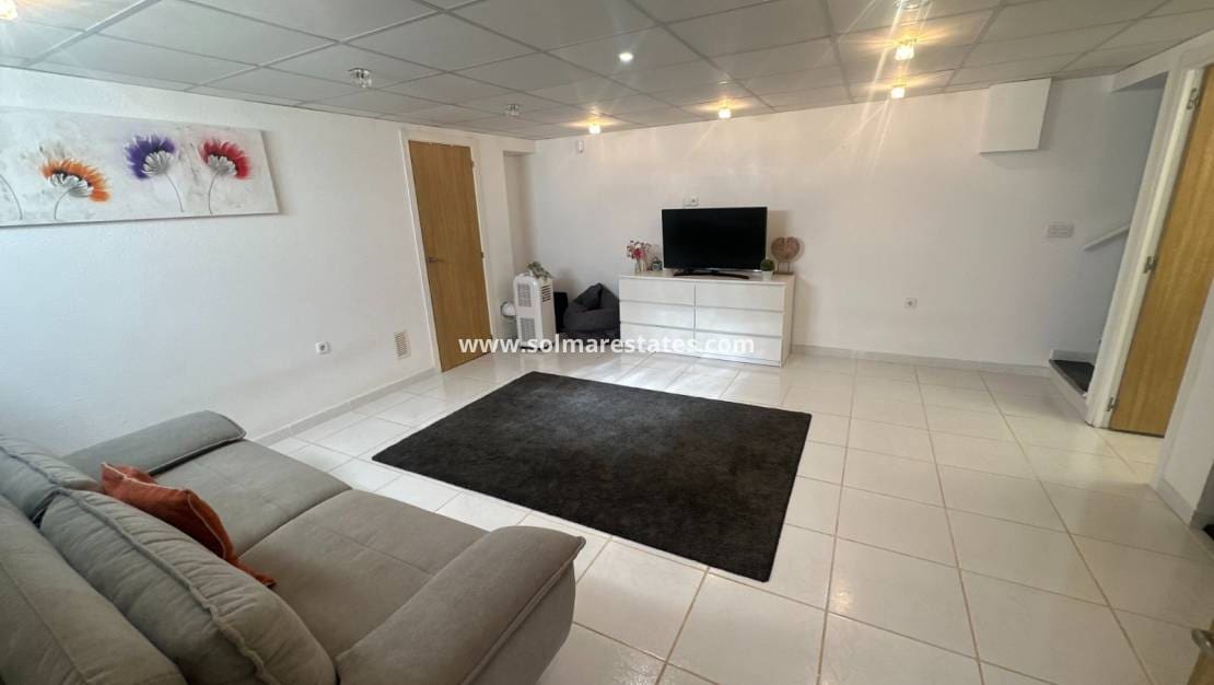 3 soverom Hus til salgs i Los Montesinos med svømmebasseng - € 220 000 (Ref: 9616824)