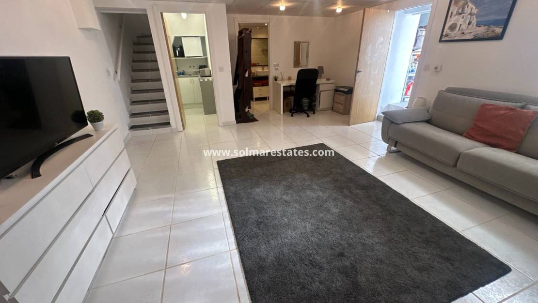 3 soverom Hus til salgs i Los Montesinos med svømmebasseng - € 220 000 (Ref: 9616824)