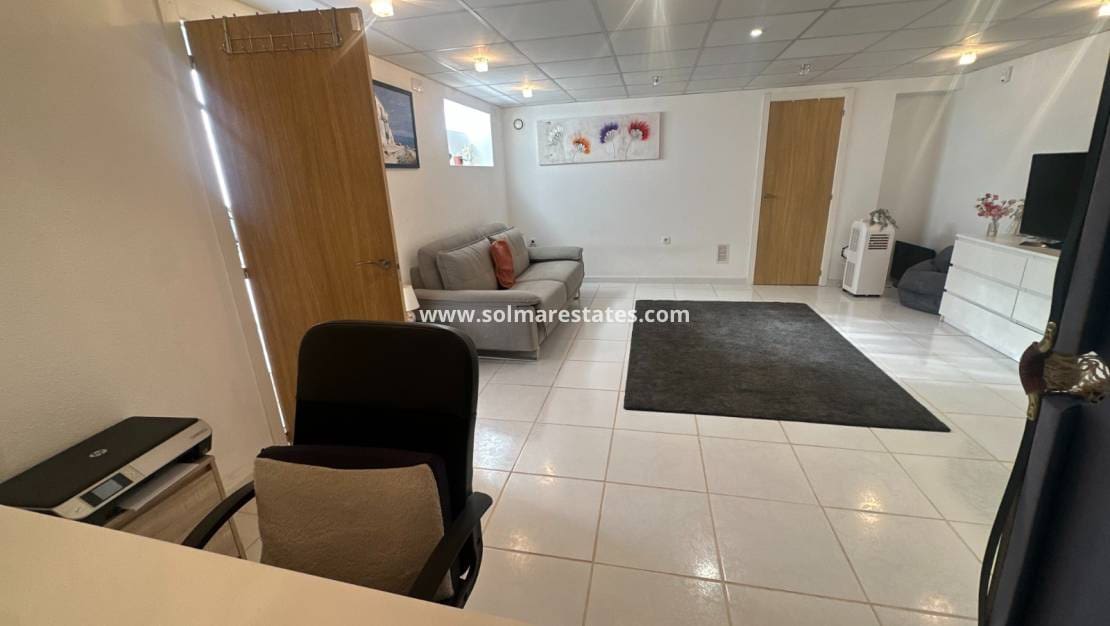 3 soverom Hus til salgs i Los Montesinos med svømmebasseng - € 220 000 (Ref: 9616824)