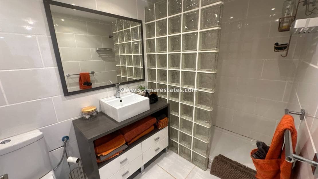 3 soverom Hus til salgs i Los Montesinos med svømmebasseng - € 220 000 (Ref: 9616824)