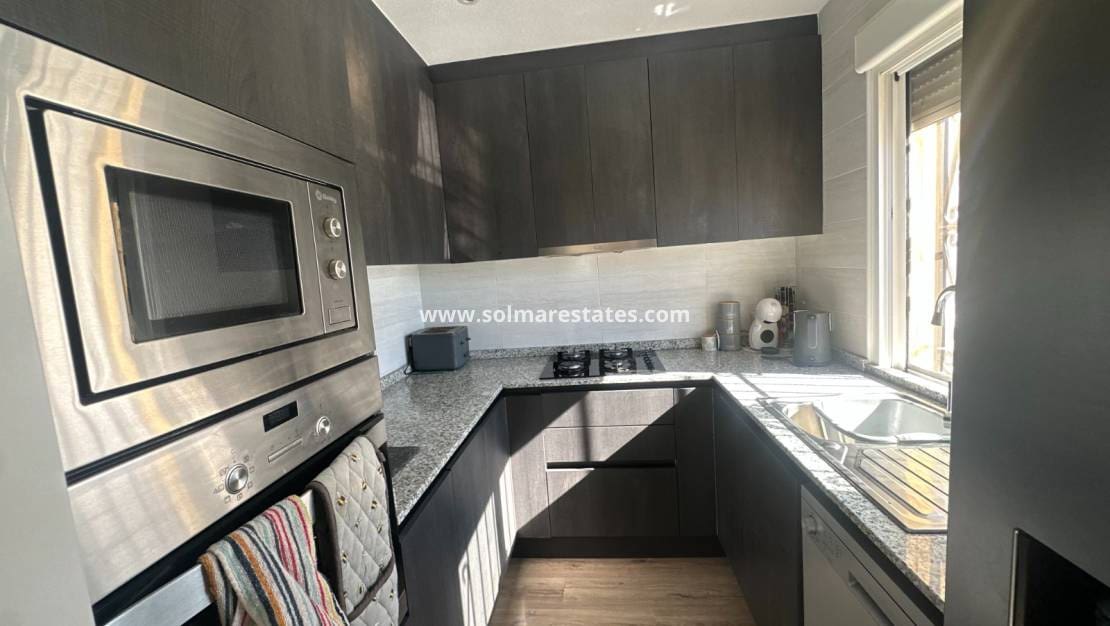 3 soverom Hus til salgs i Los Montesinos med svømmebasseng - € 220 000 (Ref: 9616824)