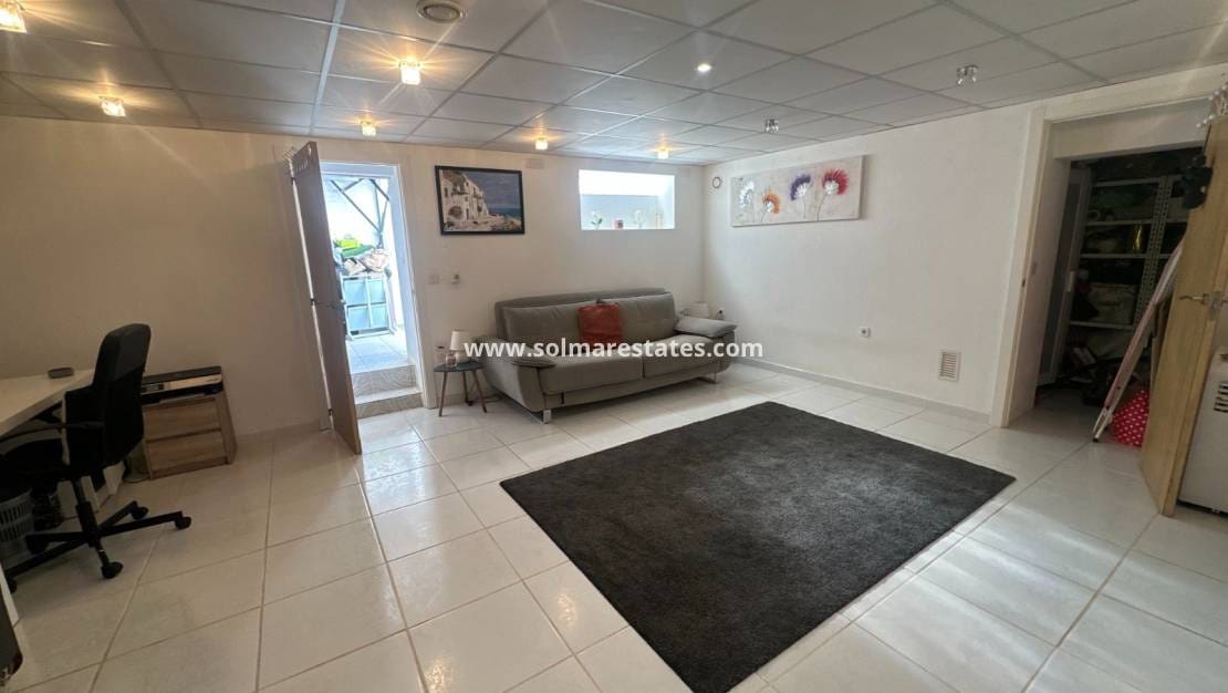 3 soverom Hus til salgs i Los Montesinos med svømmebasseng - € 220 000 (Ref: 9616824)